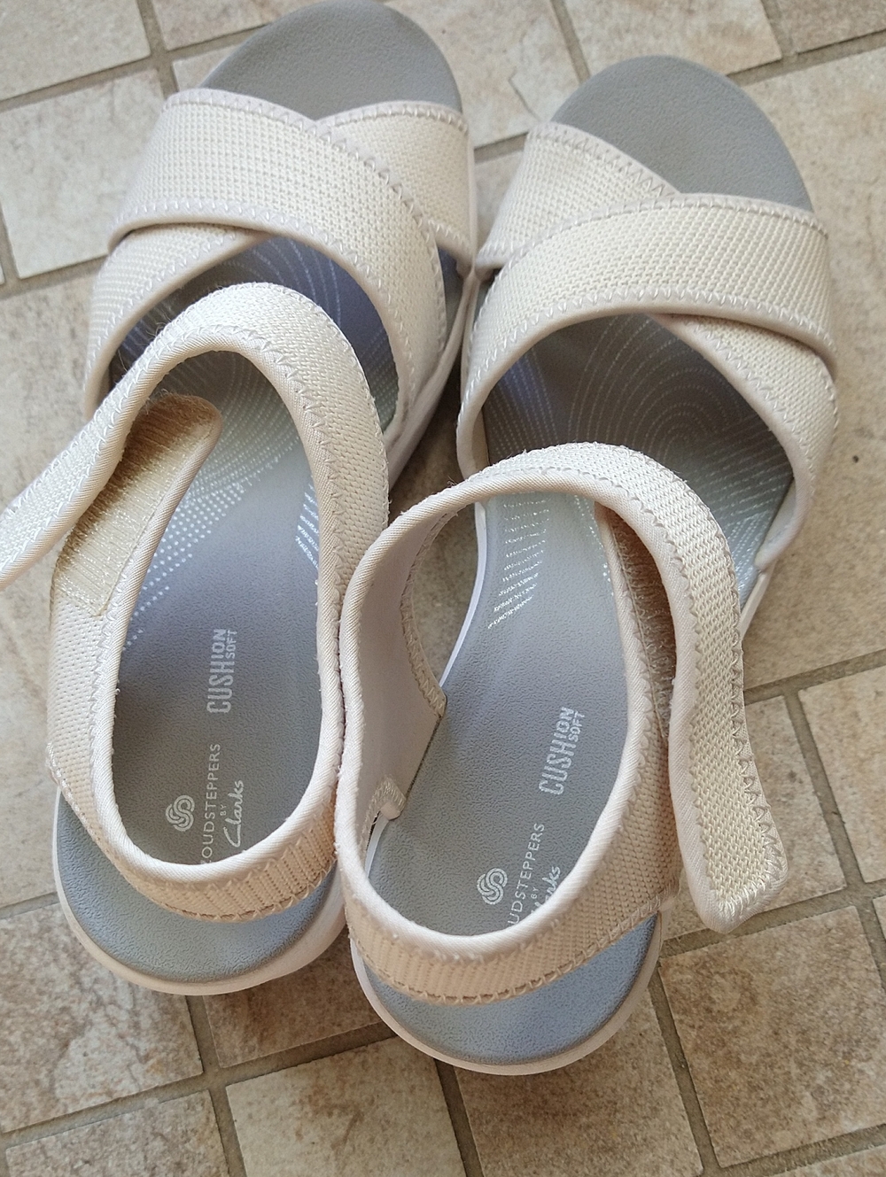 Clarks Women's Cream Slingback Comfort Sandals Size 7.5 - Picture 2 of 6
